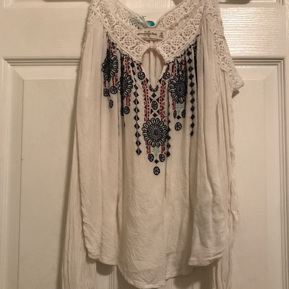 Cold shoulder top